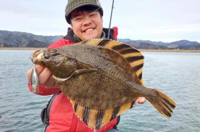 バイブレーションで釣れたヌマガレイ