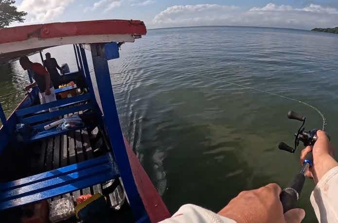 ニカラグア湖での釣り