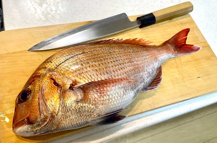 切れ味の良い包丁と真鯛