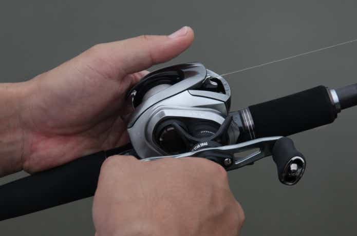 ロープロ型のベイトリール