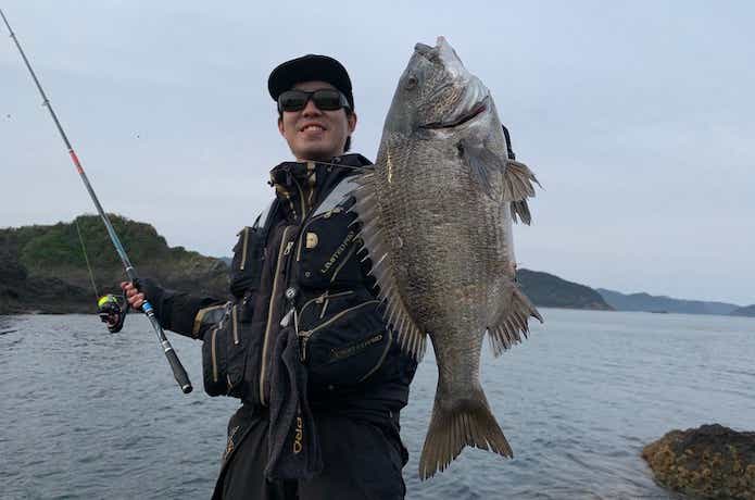 磯竿で釣ったチヌ
