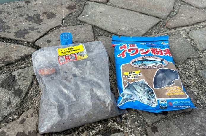 シロメと集魚剤を混ぜるとかさましになる