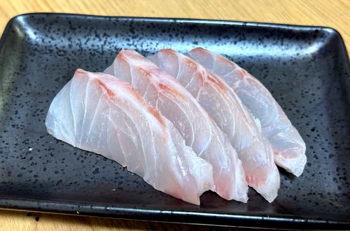 脂が乗ったシブダイの刺身