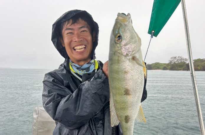 タンガニーカ湖で釣れたクーへ