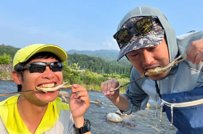 釣りたて新鮮な天然鮎の塩焼き