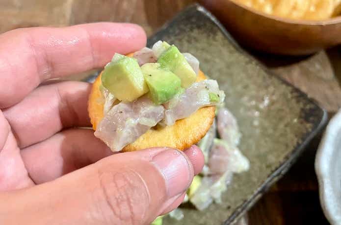 クラッカーに乗せて食べる