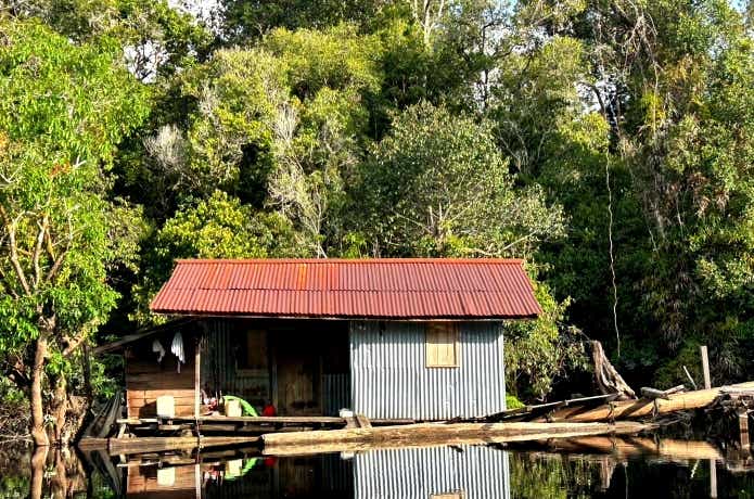 カリマンタン島の水上家屋