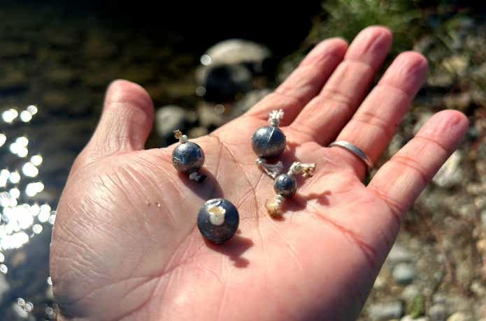 コロガシ釣りに使用する丸オモリ