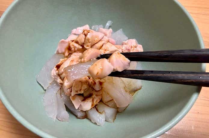 ぶつ切りで食感を楽しめる