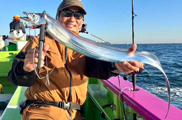 電動リールで釣り上げたタチウオ