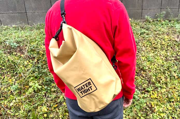 ショルダーベルト付き