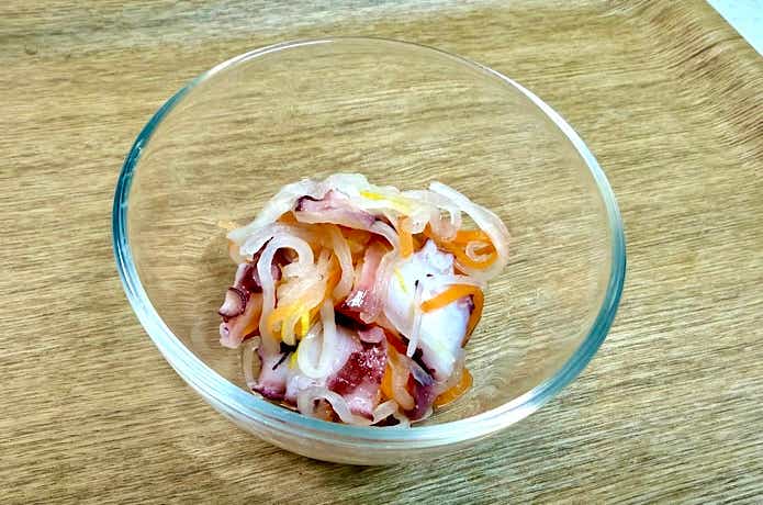 なますを盛り付ける