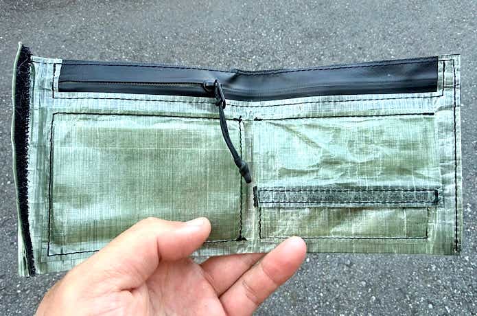 防水ファスナーのお札入れ