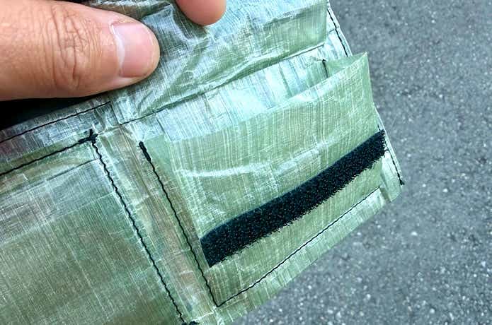 マチのある小銭入れ