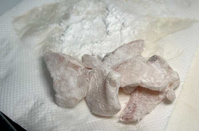 片栗粉をまぶした刺身