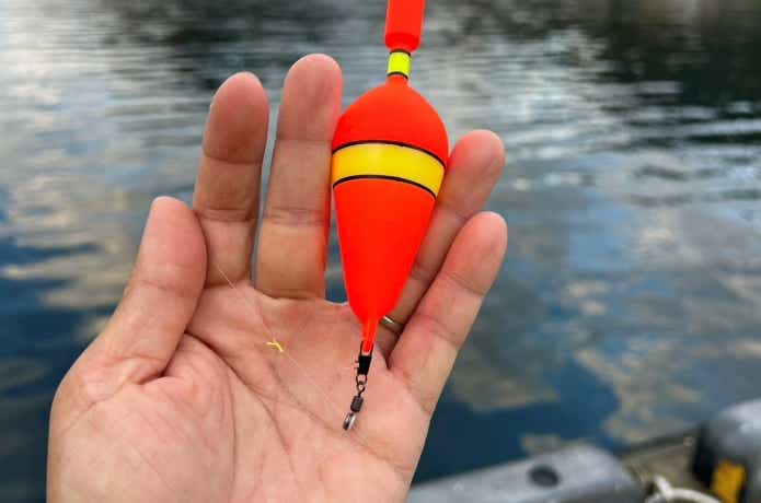 シモリペットを装着したウキ