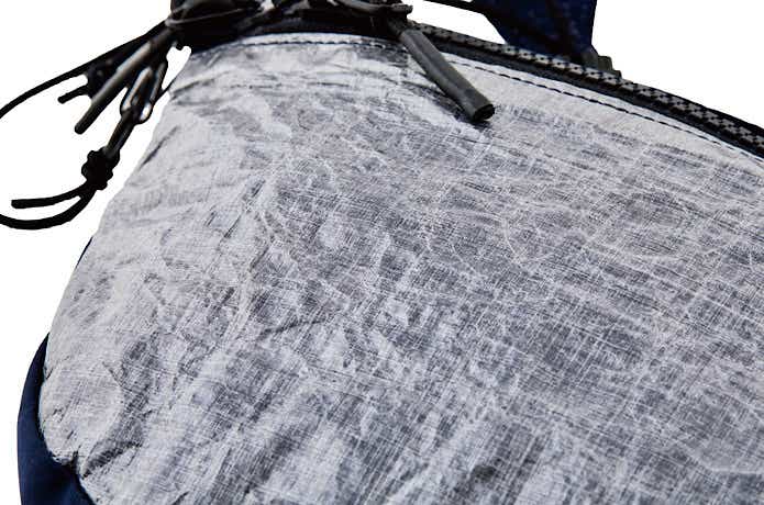 ダイニーマを採用