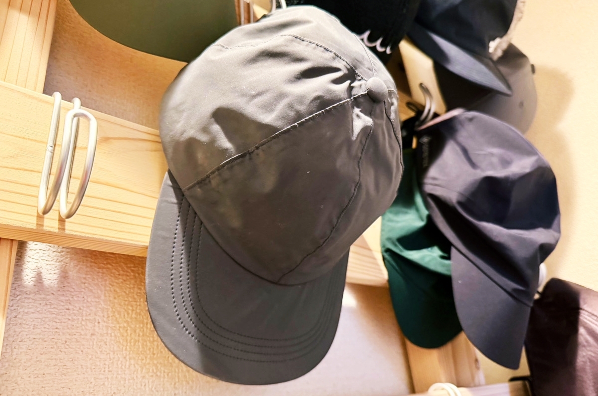 雨も寒さも我慢しない。ワークマンで揃う“釣り向き”防水キャップ