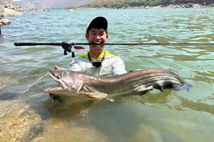 大きく口を開けたワラゴアッツー