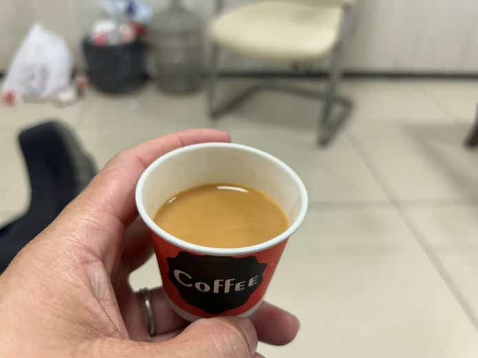 警察署で差し出されたチャイ