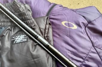 サングラスだけじゃない。今お得なオークリーアイテムを見逃すな