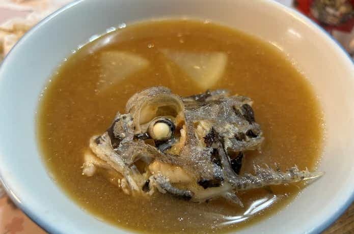 味噌汁用に出汁を取った魚の目玉