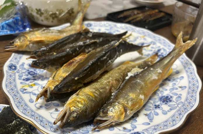釣りたて新鮮なアユの塩焼き