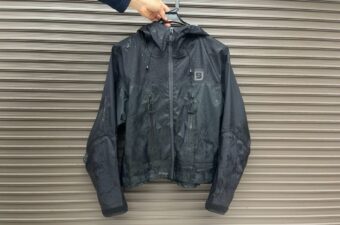 普通のジャケットとの違いに、お気づきだろうか……これが僕の最強釣りジャケット。