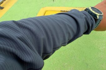 え？長袖なのに涼しいだと？炎天下の釣りで“着る日傘”を試してみた