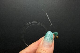 不器用な私が手放せない。暗闇のリーダー結びをラクにした“あるアイテム”